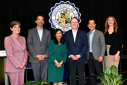 Panelists, moderator, and chair of the economics department at Ohio Economic Forum 2025