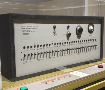 Simulated shock device with a row of switches