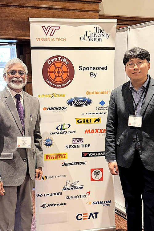 Dr. Nadkarni (left) and Dr. Heo (right) at the CenTiRe meeting