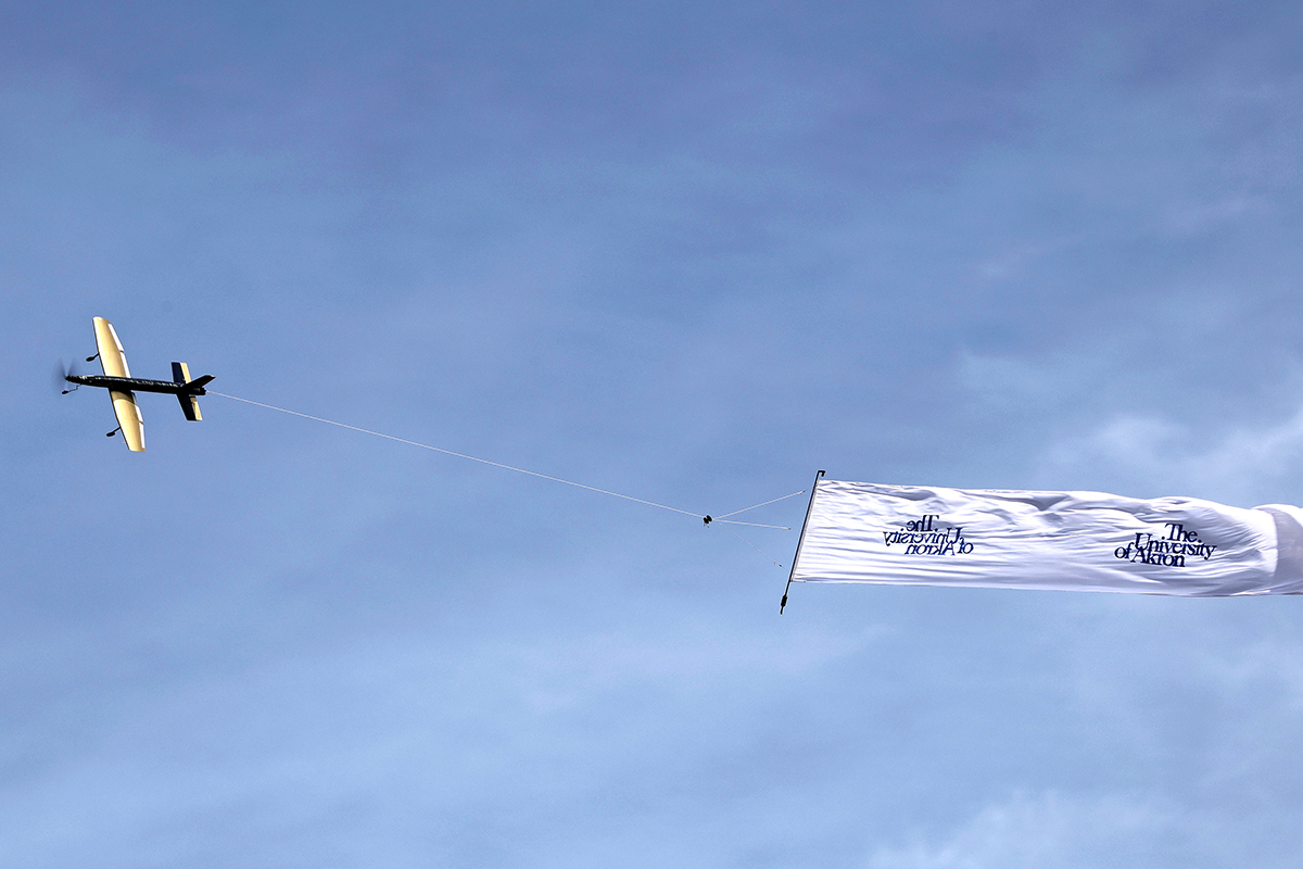 The Roo Express in flight while towing one of the largest banners in the competition.