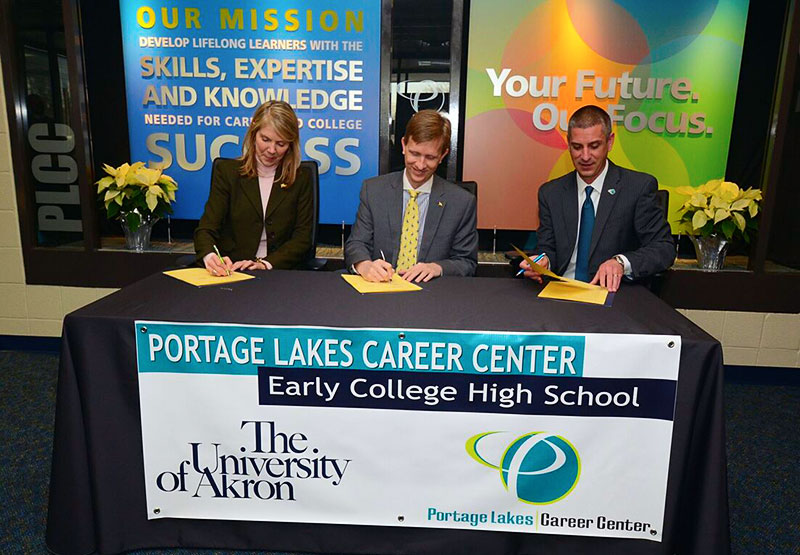 Portage-Lakes-signing-800