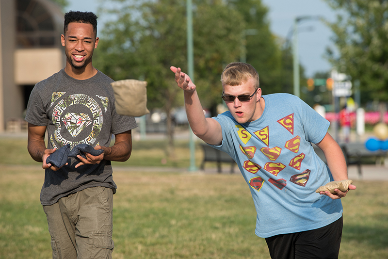  NRH-2015-cornhole-800